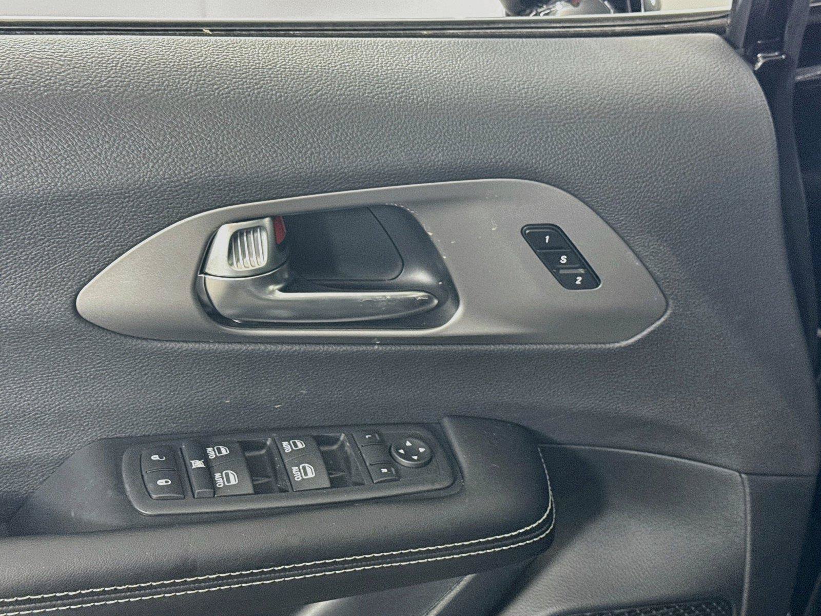 New 2027 Chrysler Pacifica Select AWD/4WD image 11