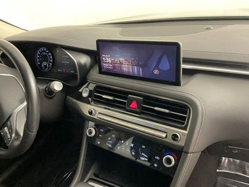 Used 2025 Genesis G70 2.5T image 16