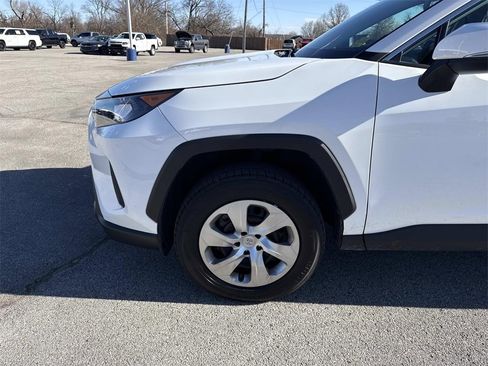 Used 2019 Toyota RAV4 LE image 30