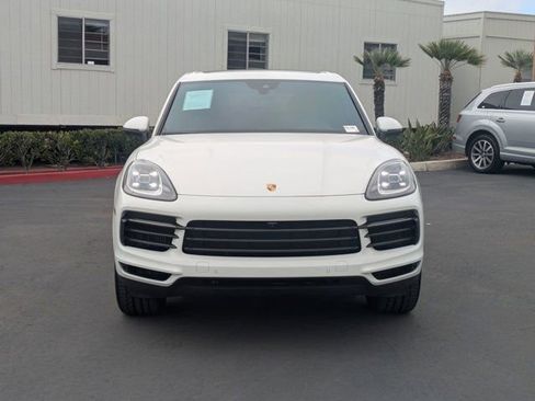 Used 2023 Porsche Cayenne Platinum Edition AWD/4WD image 2
