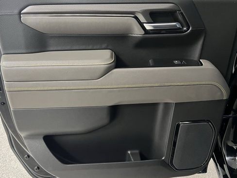 Used 2023 Chevrolet Silverado 1500 ZR2 image 42