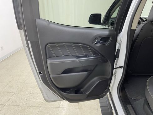 Used 2021 GMC Canyon Denali image 14