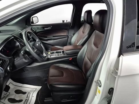 Used 2021 Ford Edge Titanium w/ Equipment Group 301A image 9