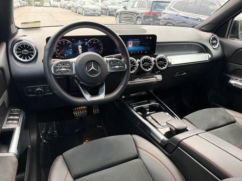 Used 2023 Mercedes-Benz GLB 250 w/ AMG Line image 22