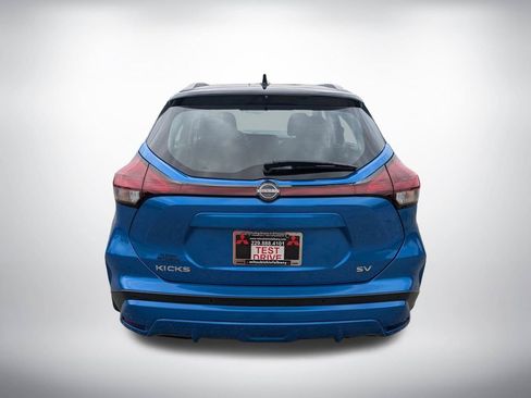 Used 2023 Nissan Kicks SV FWD image 4