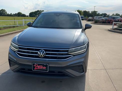 Used 2023 Volkswagen Tiguan SE FWD image 4