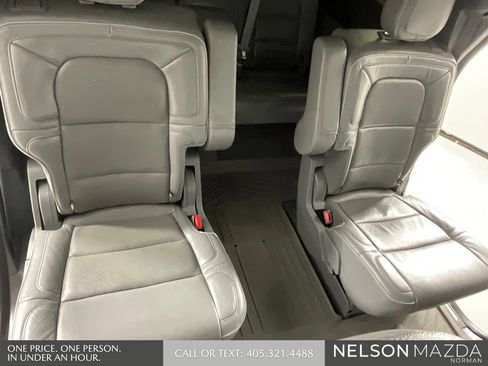 Used 2019 Lincoln Navigator L Select RWD image 30