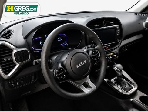 Used 2025 Kia Soul LX FWD image 10
