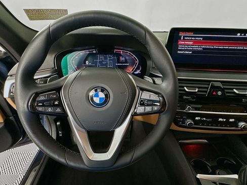 Used 2023 BMW 530i RWD image 11