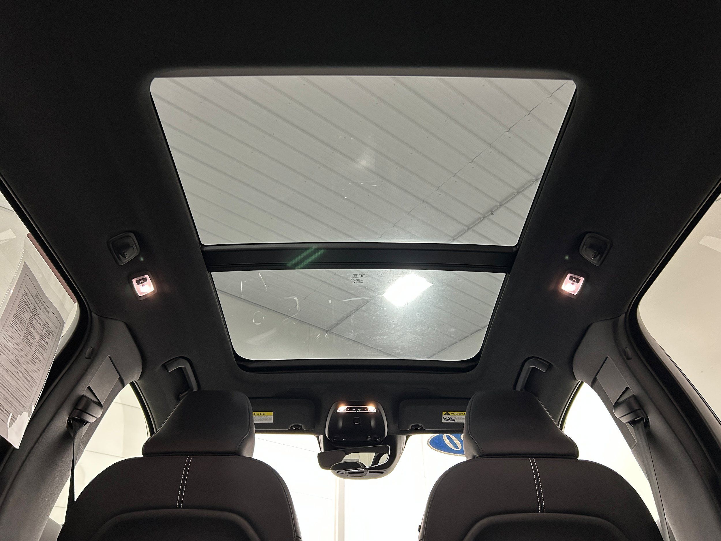 Used 2020 Volvo XC40 T5 R-Design AWD/4WD image 25