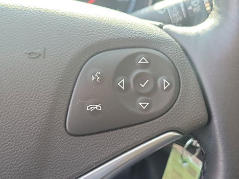 Used 2016 Chevrolet Impala LT w/ Convenience Package image 25