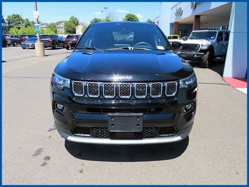 Used 2023 Jeep Compass Limited w/ Sun and Sound Group AWD/4WD image 2