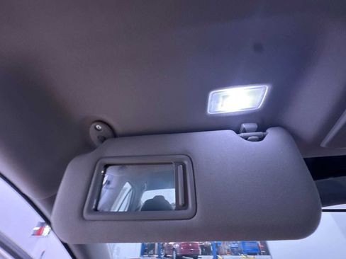 Used 2024 Toyota Camry SE image 32