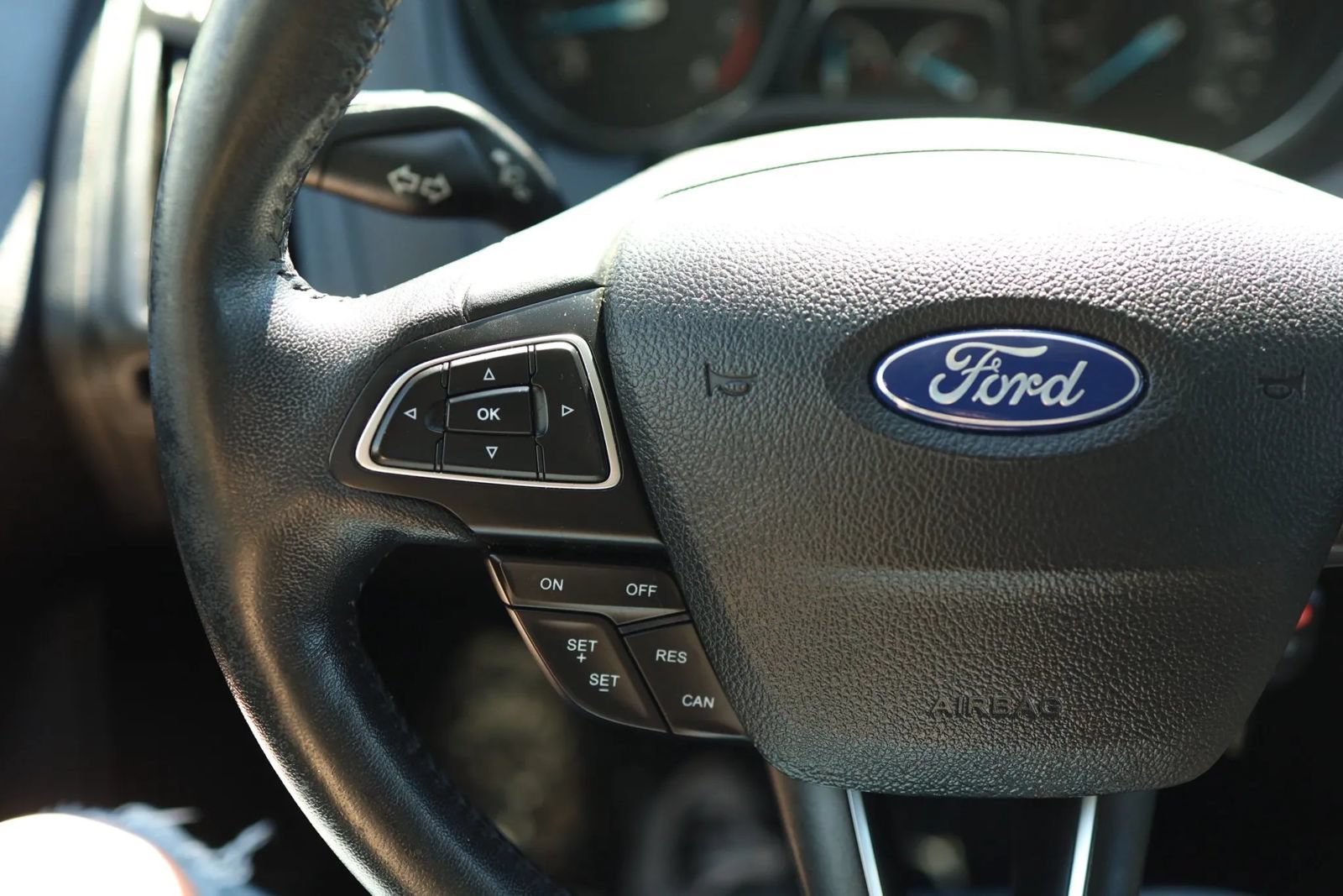 Used 2017 Ford Focus SEL w/ Cold Weather Package FWD image 18