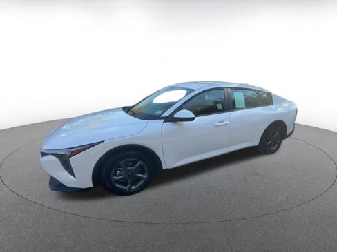 Used 2025 Kia K4 LXS image 8