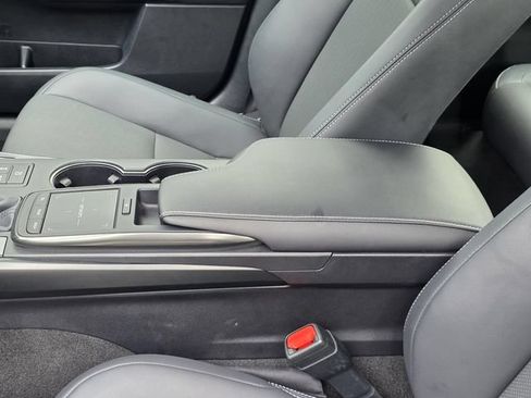 Used 2025 Lexus IS 300 w/ Comfort Package RWD image 8