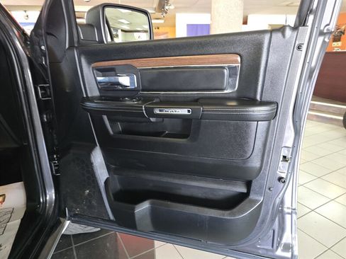 Used 2015 RAM 1500 Laramie w/ Convenience Group image 13