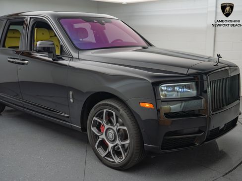 Used 2022 Rolls-Royce Cullinan Black Badge w/ Dark Exterior Package image 2