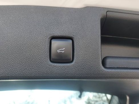 Certified 2023 Ford Escape Platinum w/ Premium Technology Package AWD/4WD image 32