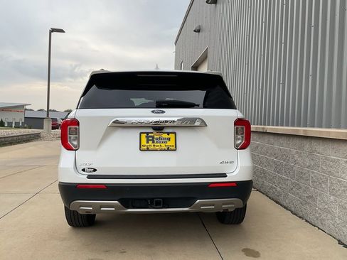 Used 2023 Ford Explorer XLT w/ Equipment Group 202A image 5