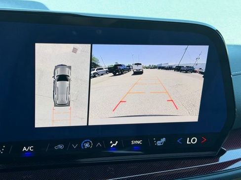 New 2026 Chevrolet Traverse Z71 w/ Enhanced Driving Package AWD/4WD image 24