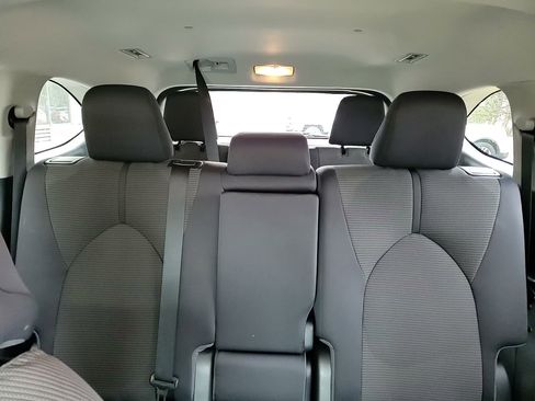 Certified 2023 Toyota Highlander LE image 32