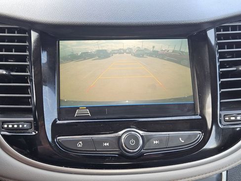 Used 2018 Chevrolet Trax LS FWD image 21