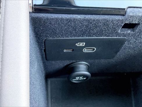 Used 2025 Volvo XC90 B5 Core w/ Protection Package Premier image 37