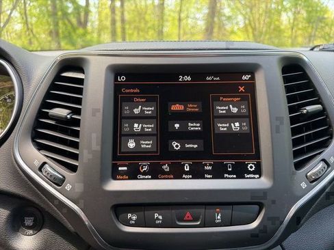Used 2023 Jeep Cherokee Altitude Lux w/ Lux Elite Package AWD/4WD image 25