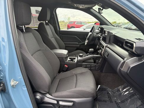 Certified 2025 Toyota 4Runner SR5 AWD/4WD image 14