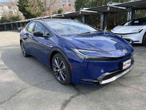 New 2026 Toyota Prius XLE image 3
