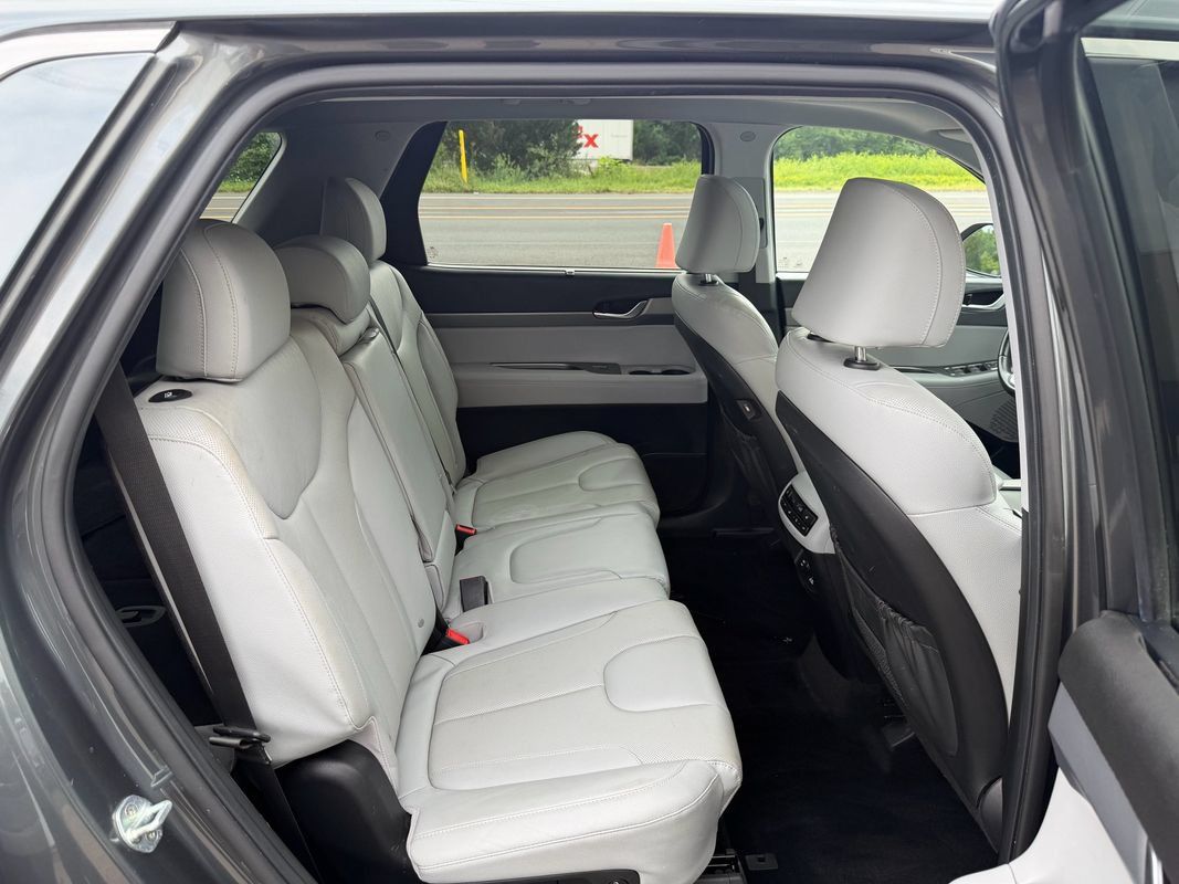 Used 2022 Hyundai Palisade SEL w/ 8P Bench Seat Package AWD/4WD image 22