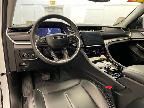 Certified 2023 Jeep Grand Cherokee Limited AWD/4WD image 15