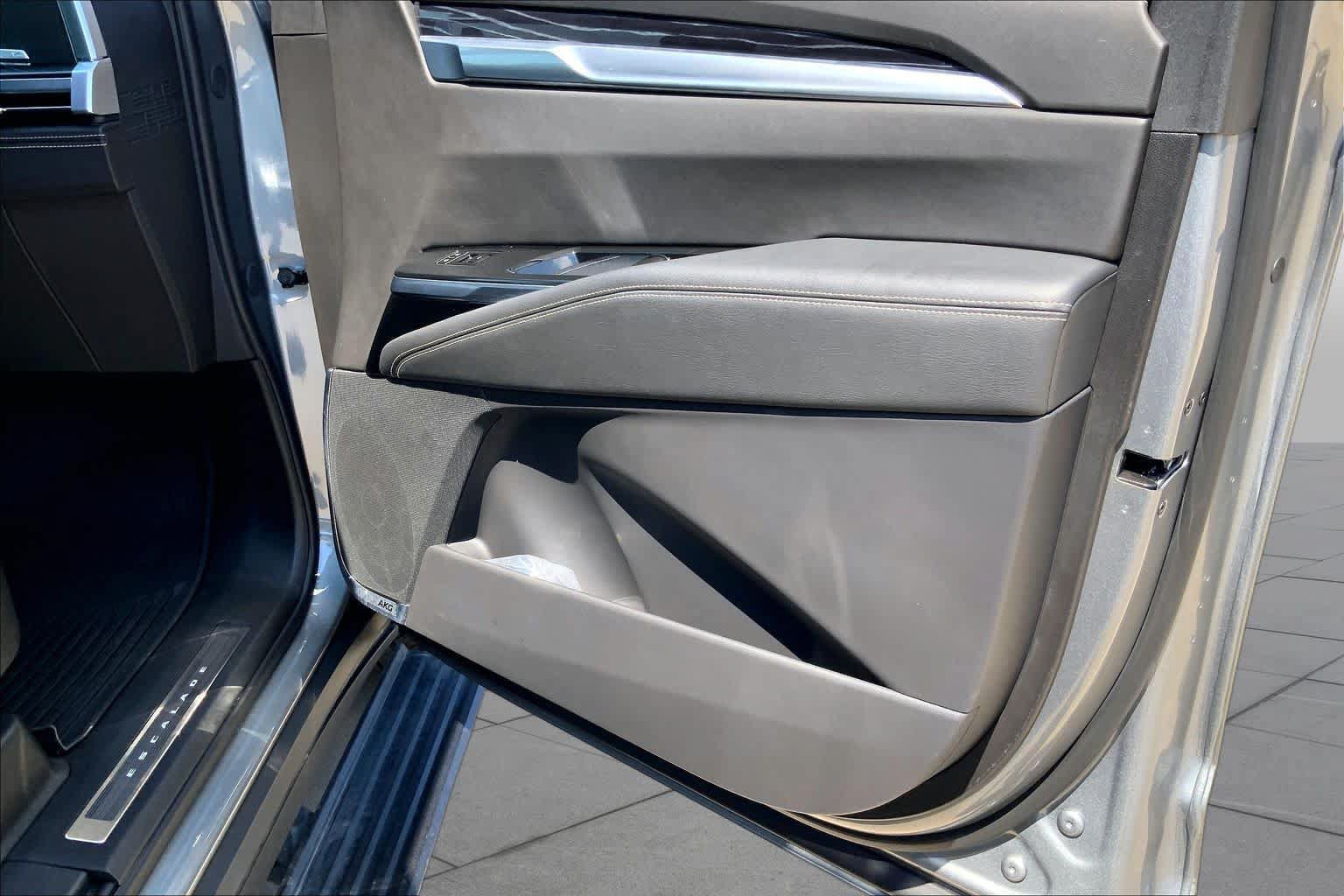 Used 2026 Cadillac Escalade Sport w/ Touring Package AWD/4WD image 22