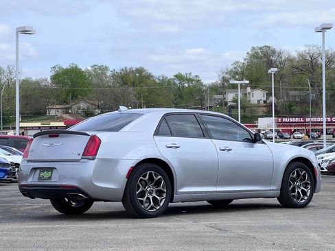 Used 2016 Chrysler 300 S image 7