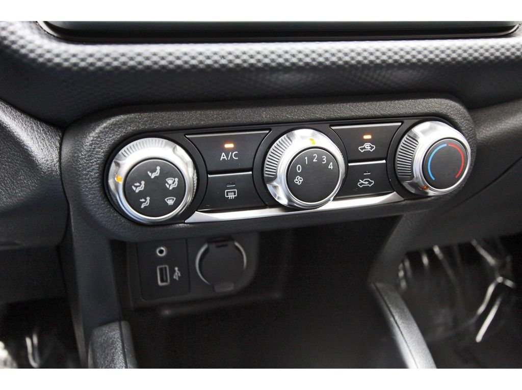 Used 2025 Nissan Kicks Play S FWD image 23