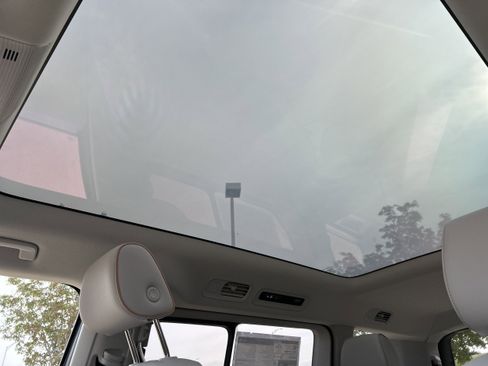 New 2025 Volkswagen ID. Buzz 1st Edition image 17