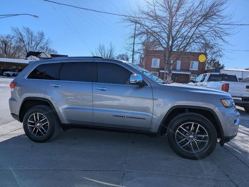 Used 2018 Jeep Grand Cherokee Limited image 5