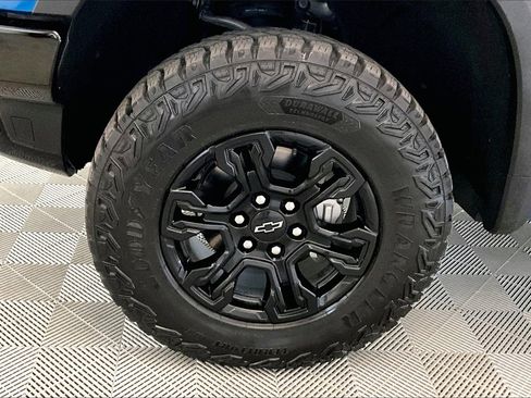 Used 2022 Chevrolet Silverado 1500 ZR2 w/ Technology Package image 8