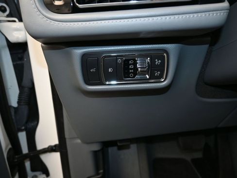 Used 2021 Lincoln Aviator Reserve w/ Elements Package Plus RWD image 12