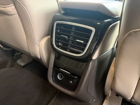 Used 2023 Lincoln Nautilus AWD image 33