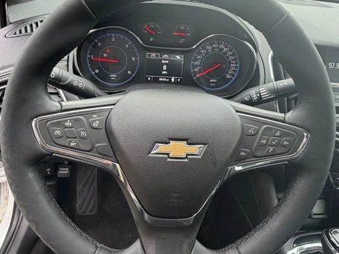Used 2018 Chevrolet Cruze Premier image 15
