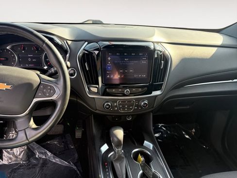 Used 2023 Chevrolet Traverse LT AWD/4WD image 11