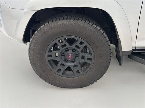 Certified 2022 Toyota 4Runner SR5 Premium w/ Moonroof Package image 22