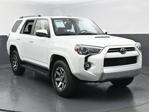 Used 2024 Toyota 4Runner TRD Off-Road image 3