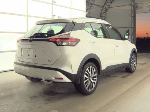 Used 2024 Nissan Kicks SV image 16