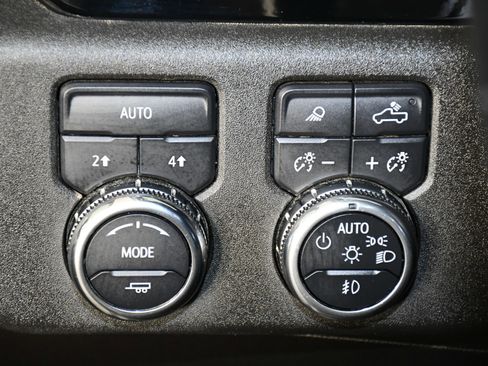 Used 2025 GMC Sierra 1500 SLT image 37