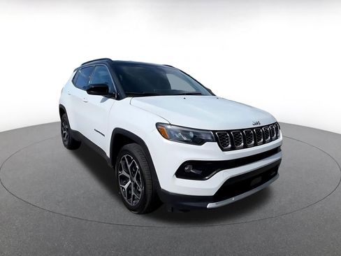 Used 2025 Jeep Compass Limited AWD/4WD image 3