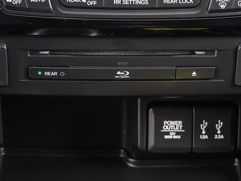 Used 2016 Honda Pilot Touring image 43