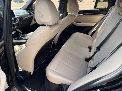Used 2025 BMW X4 xDrive30i w/ Premium Package image 10